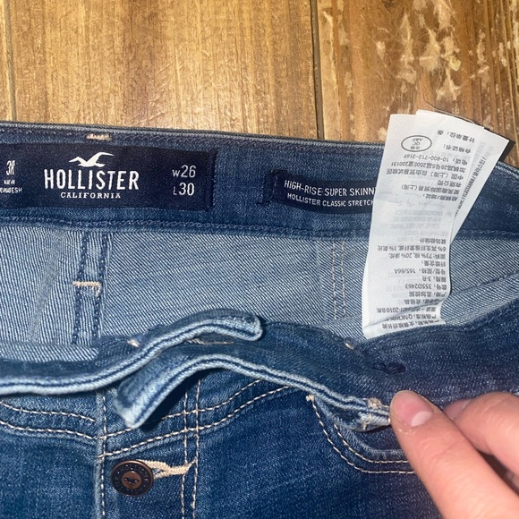 Hollister High-Rise Super Skinny Jeans (no holes) - Picture 4 of 7